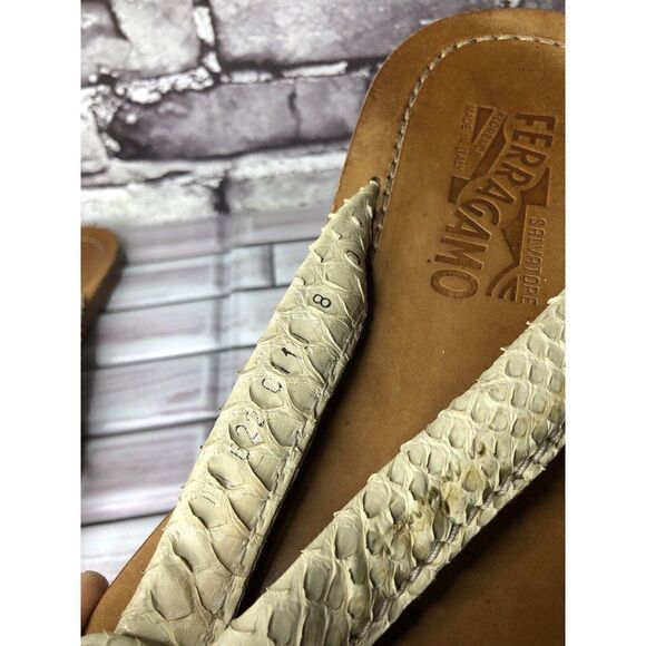 Salvatore Ferragamo Ivory Leather SnakeSkin Flip Flops Sandals Women Sz 8D US/39 - Picture 5 of 16